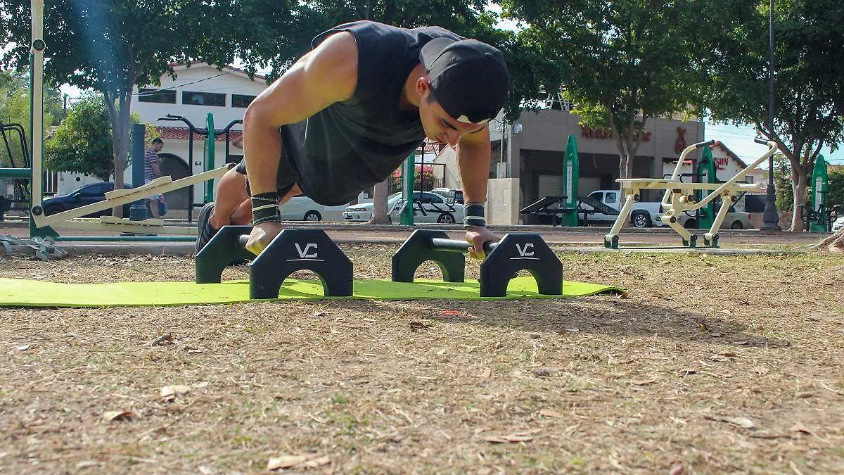 Gente haciendo ejercicio aire libre - Mike Acosta (23)